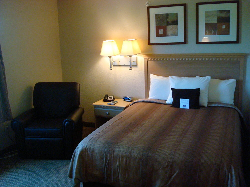 Hotel Candlewood By Ihg 2*