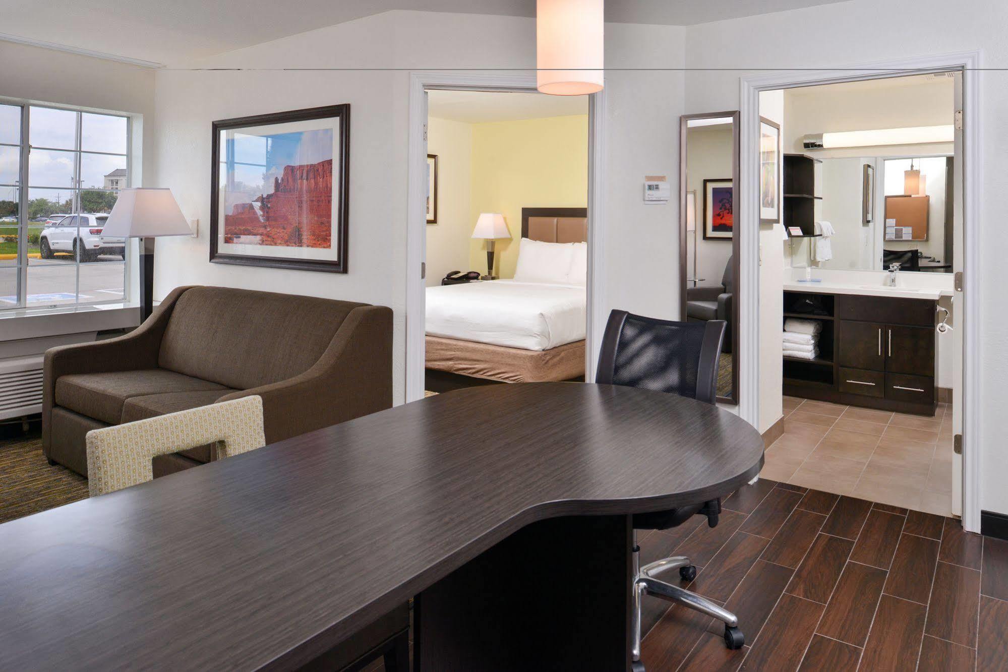 Candlewood By Ihg 2* Beaumont